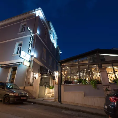 加里亚酒店 酒店 普拉