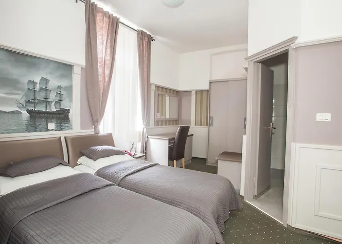 加里亚酒店 普拉