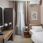 Galija 3* بولا
