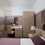 Galija 3* بولا